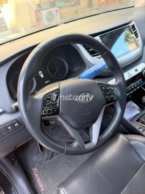 Hyundai Tucson 2019 White Used for Sale - 4