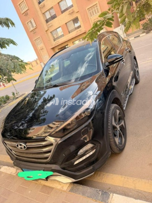 Hyundai Tucson 2019 White Used for Sale - 6