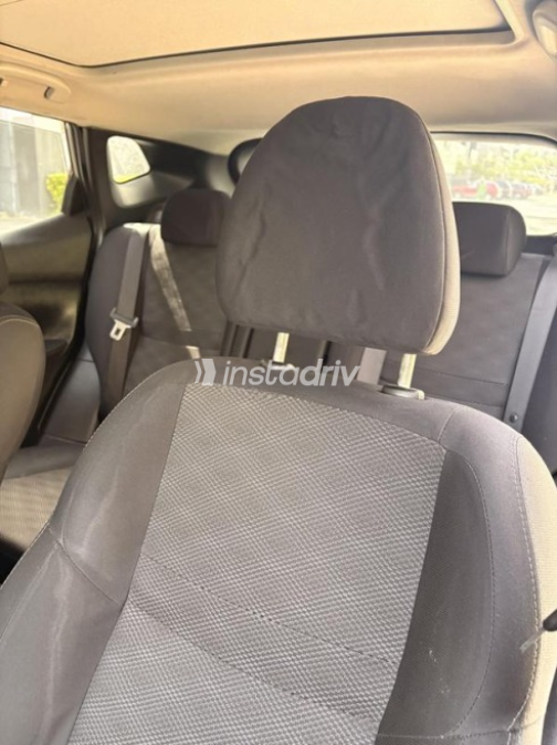 Nissan Qashqai 2017 White Used for Sale - 2