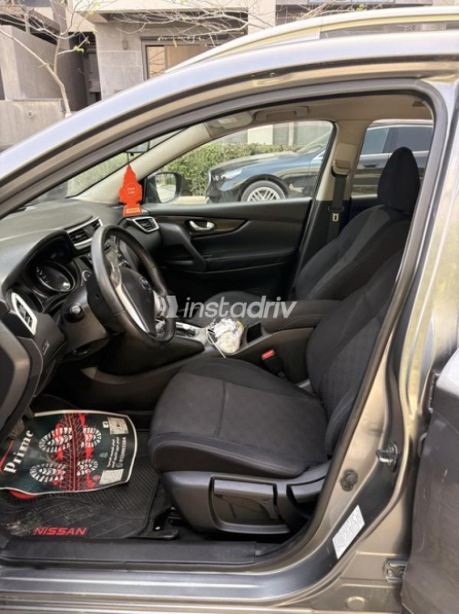Nissan Qashqai 2017 White Used for Sale - 4