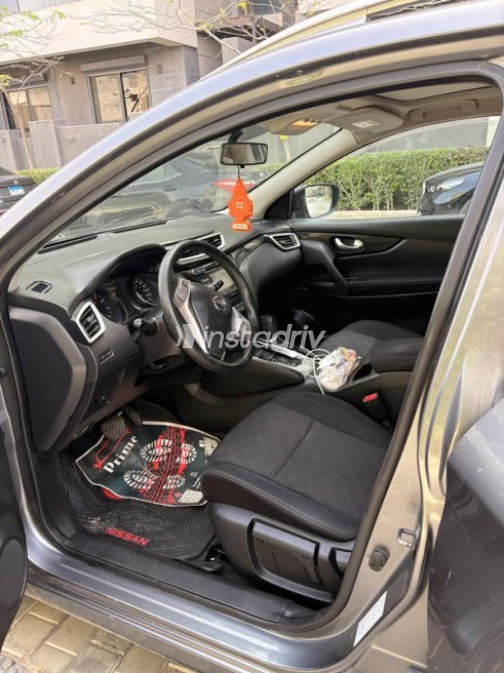 Nissan Qashqai 2017 White Used for Sale - 5