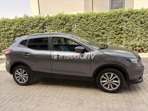 Nissan Qashqai 2017 White Used for Sale - 7