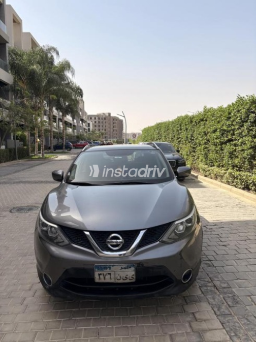 Nissan Qashqai 2017 White Used for Sale - 8
