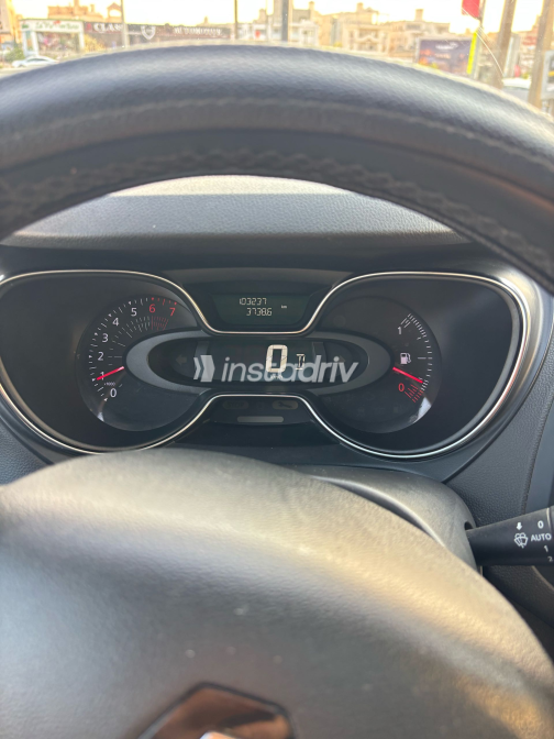 Renault Captur 2018 Gold Used for Sale - 4