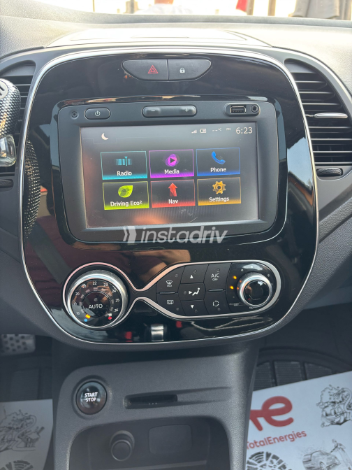 Renault Captur 2018 Gold Used for Sale - 9