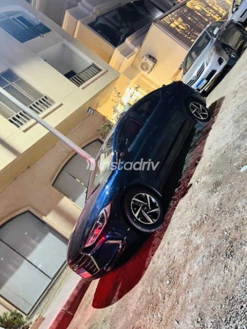 Hyundai Elantra AD 2019 White Used for Sale - 8