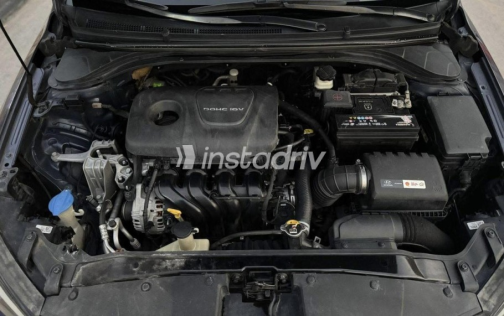 Hyundai Elantra AD 2019 White Used for Sale - 9