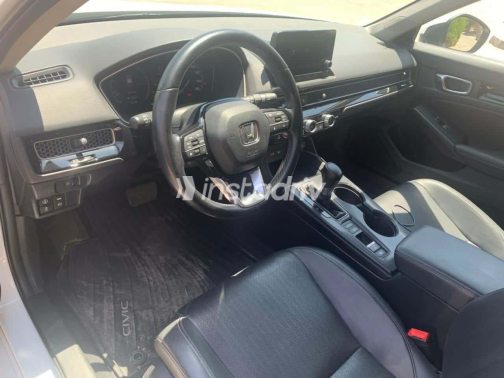 Honda Civic 2022 White Used for Sale - 2