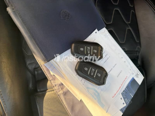 بيجو 3008 2019 أسود مستعملة للبيع - 8