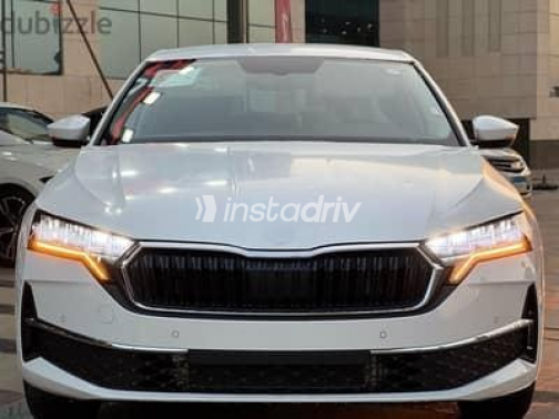 سكودا اوكتافيا A8 2024 أبيض مستعملة للبيع - 1