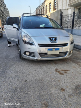Peugeot 5008 2013 Silver Used for Sale