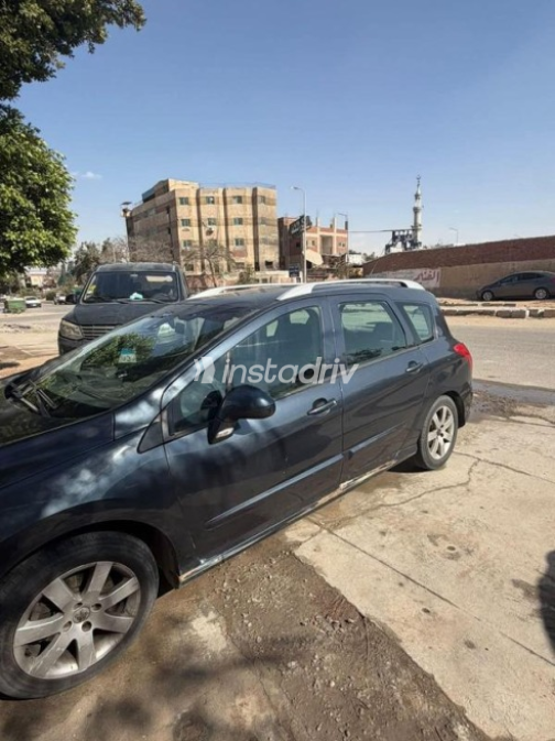 بيجو 308 sw 2011 أسود مستعملة للبيع - 1