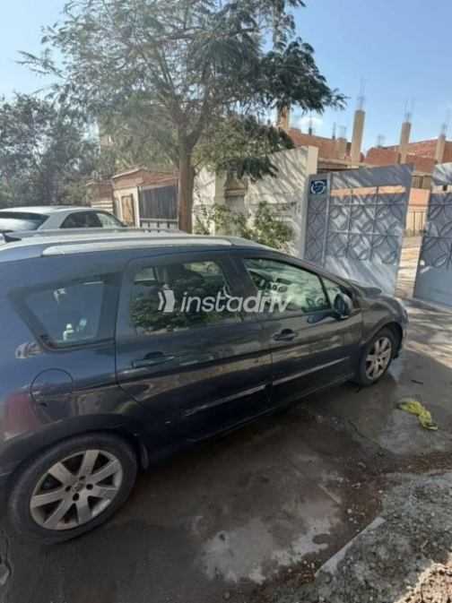 بيجو 308 sw 2011 أسود مستعملة للبيع - 6