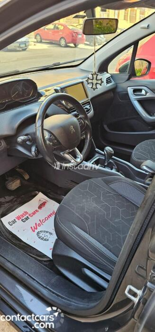 Peugeot 2008 2019 Gray Used for Sale - 7