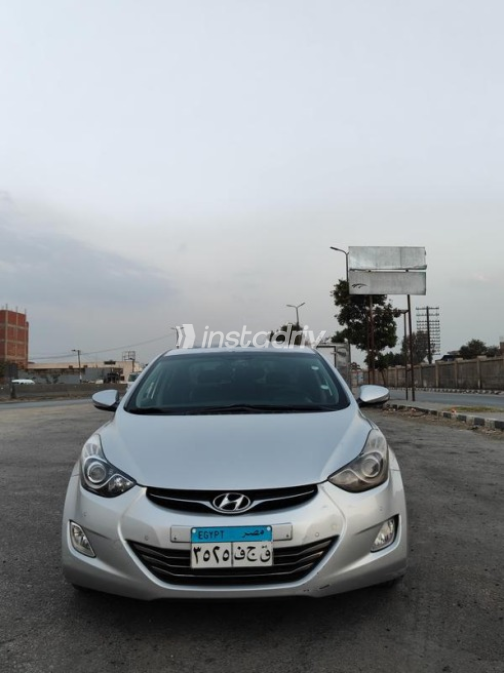 Hyundai Avante 2011 Silver Used for Sale - 1