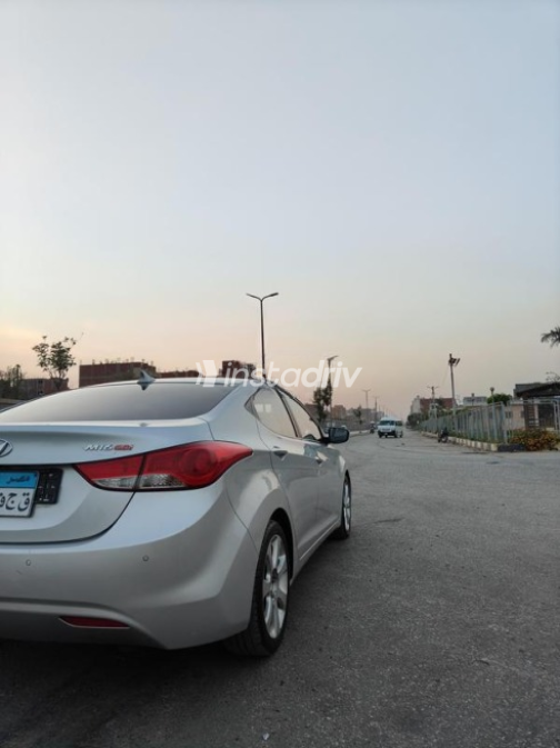 Hyundai Avante 2011 Silver Used for Sale - 5