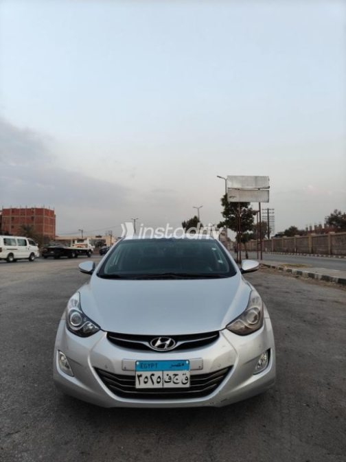 Hyundai Avante 2011 Silver Used for Sale - 9