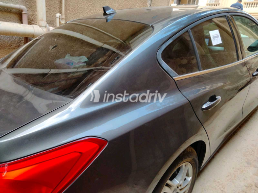 فورد فوكس 2022 رمادي غامق مستعملة للبيع - 1