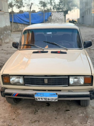 لادا 2105 1995 بيج مستعملة للبيع