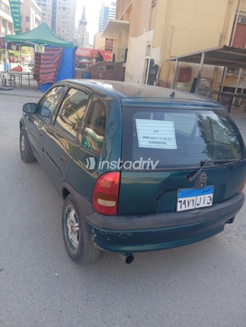 اوبل كورسا 2000 أخضر غامق مستعملة للبيع - 1