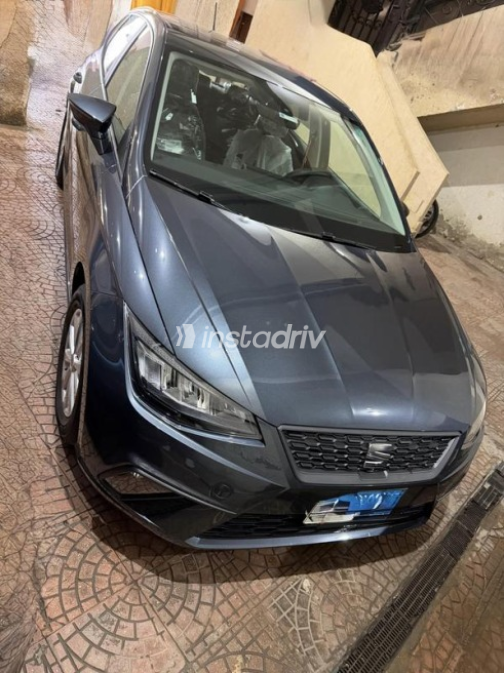 سيات ابيزا 2026 رمادي غامق مستعملة للبيع - 3