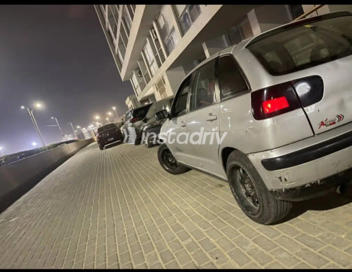 سيات ابيزا 2001 فضي مستعملة للبيع - 6