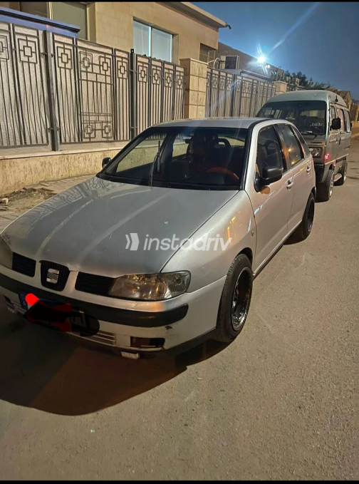 سيات ابيزا 2001 فضي مستعملة للبيع - 7