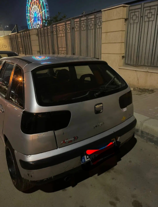 سيات ابيزا 2001 فضي مستعملة للبيع