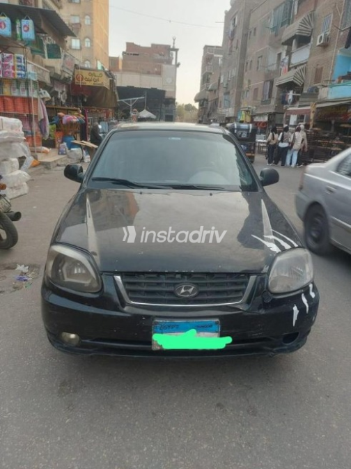 هيونداي فيرنا 2010 أسود مستعملة للبيع - 1