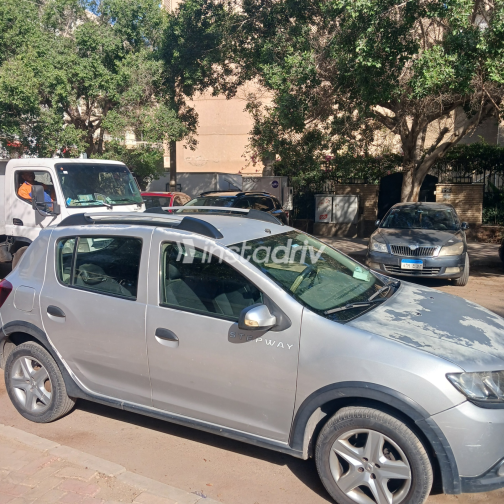 Renault Sandero Step Way 2015 Silver Used for Sale - 2
