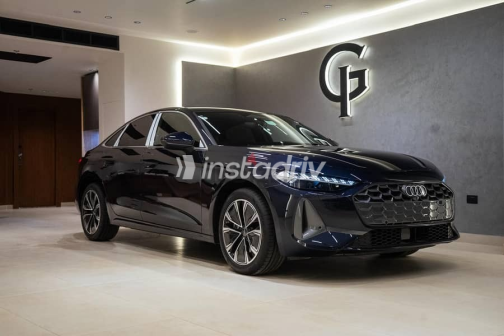 اودي A5 2025 أزرق غامق جديدة للبيع - 2