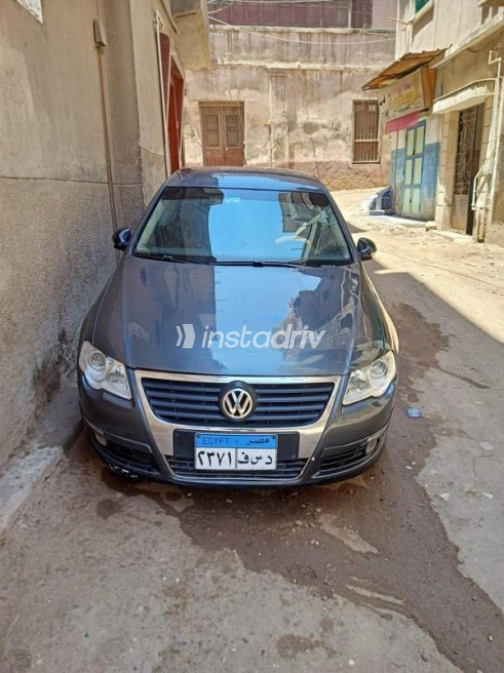 Volkswagen Passat 2010 White Used for Sale - 1