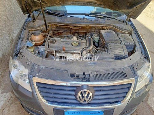 Volkswagen Passat 2010 White Used for Sale - 8
