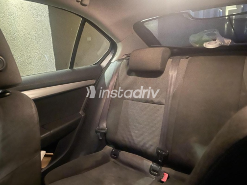 سكودا اوكتافيا A7 2015 رمادي غامق مستعملة للبيع - 1