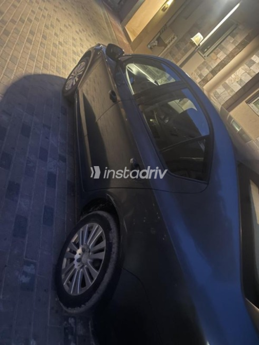 سكودا اوكتافيا A7 2015 رمادي غامق مستعملة للبيع - 8