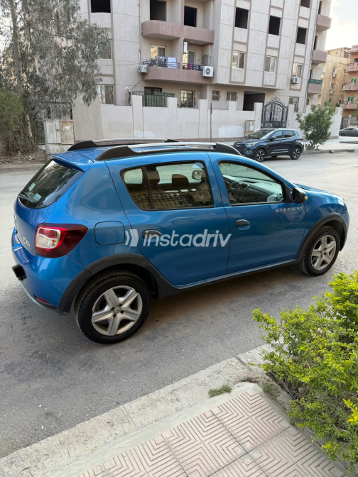 Renault Sandero Step Way 2016 Blue Used for Sale - 10