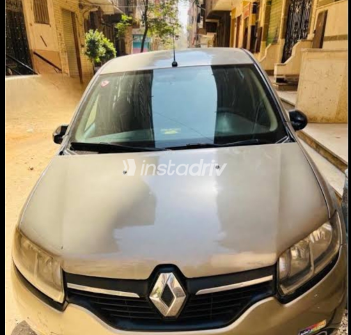 Renault Logan 2015 Gold Used for Sale - 1
