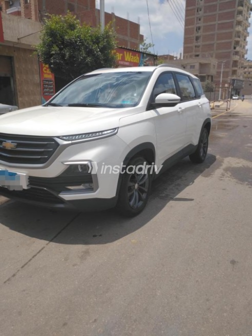Chevrolet Captiva 2022 White Used for Sale - 2