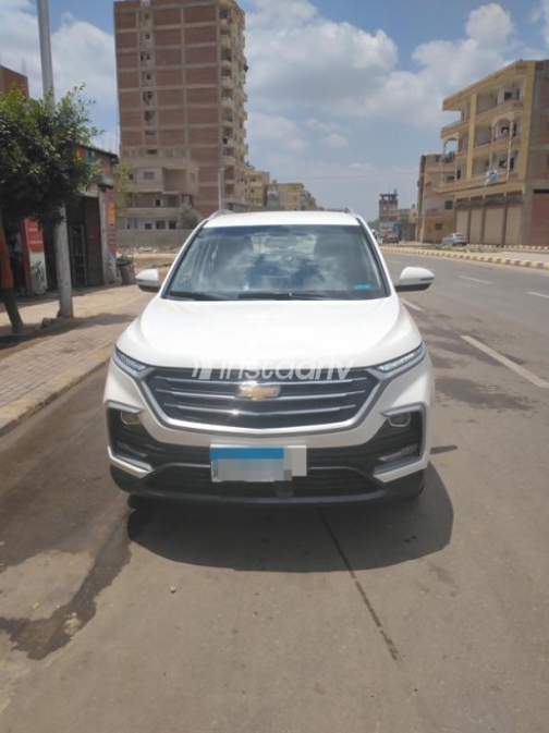 Chevrolet Captiva 2022 White Used for Sale - 3