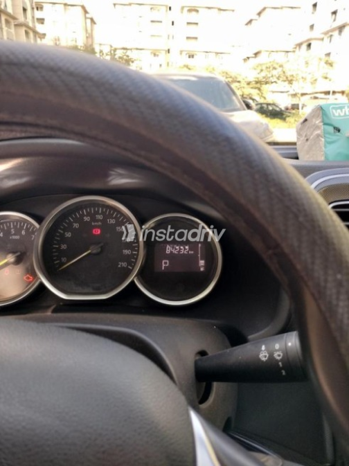 Renault Sandero Step Way 2018 White Used for Sale - 3
