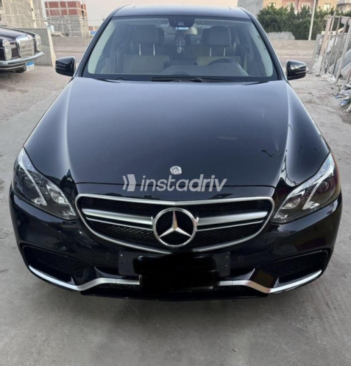 مرسيدس E 300 2010 أسود مستعملة للبيع - 1