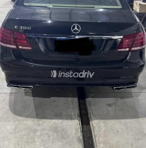مرسيدس E 300 2010 أسود مستعملة للبيع - 3