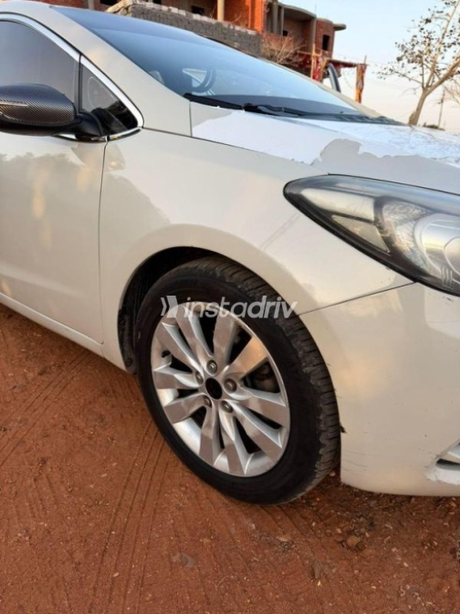Kia Grand Cerato 2015 White Used for Sale - 2
