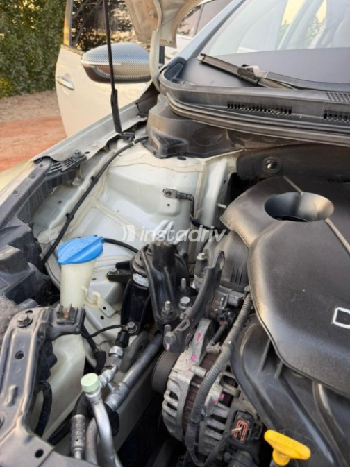 Kia Grand Cerato 2015 White Used for Sale - 3
