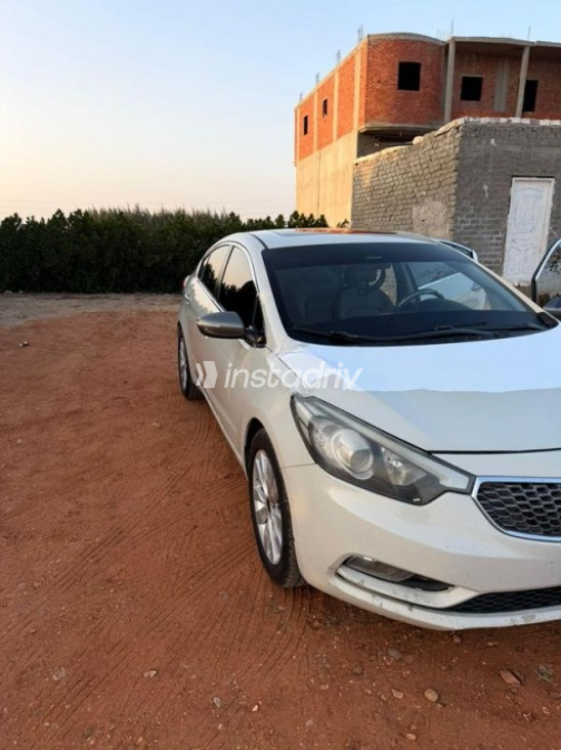 Kia Grand Cerato 2015 White Used for Sale - 5