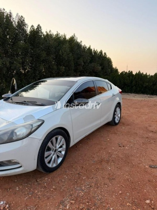 Kia Grand Cerato 2015 White Used for Sale - 9
