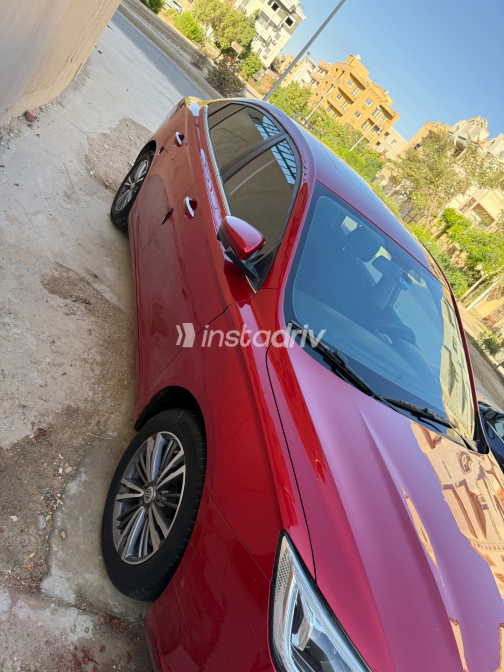 ام جى 5 2021 أحمر مستعملة للبيع - 8