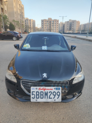 بيجو 301 2015 أسود مستعملة للبيع