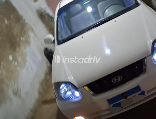 Hyundai Verna 2010 White Used for Sale - 1
