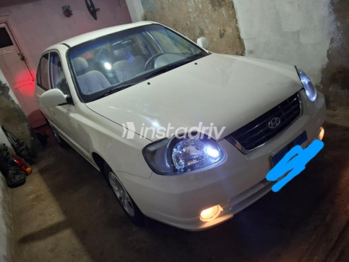 Hyundai Verna 2010 White Used for Sale - 3